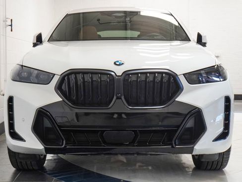Used 2024 BMW X6 xDrive40i w/ Executive Package image 40