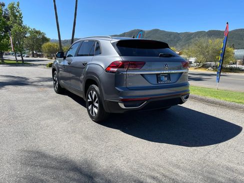 Used 2021 Volkswagen Atlas Cross Sport SE image 8