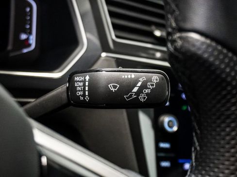 Used 2022 Volkswagen Tiguan SEL R-Line AWD/4WD image 17