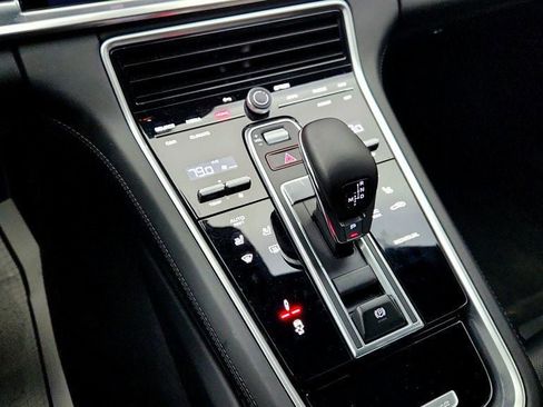 Used 2023 Porsche Panamera 4 Platinum Edition AWD/4WD image 17
