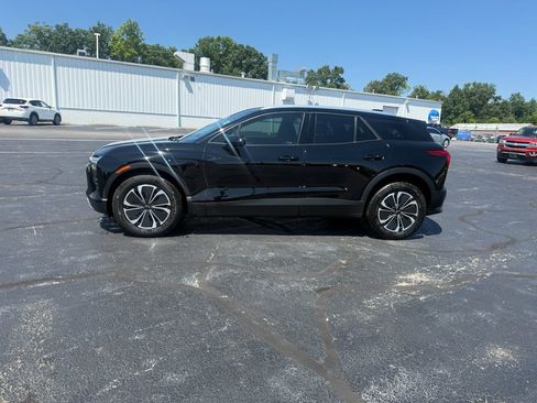 Used 2024 Chevrolet Blazer EV LT AWD/4WD image 3