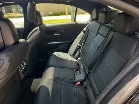 Used 2025 Mercedes-Benz C 300 4MATIC Sedan image 15