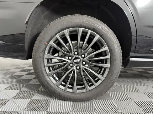 Used 2026 Cadillac Escalade Platinum Sport w/ LPO, Floor Liner Package AWD/4WD image 18