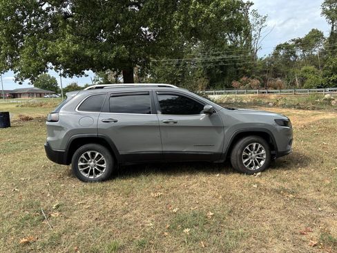 Used 2021 Jeep Cherokee Latitude Plus w/ Mopar Interior Package AWD/4WD image 1