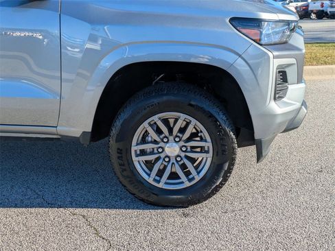 Used 2023 Chevrolet Colorado LT image 11