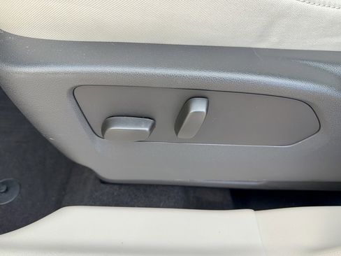 Used 2022 Buick Envision Preferred image 32