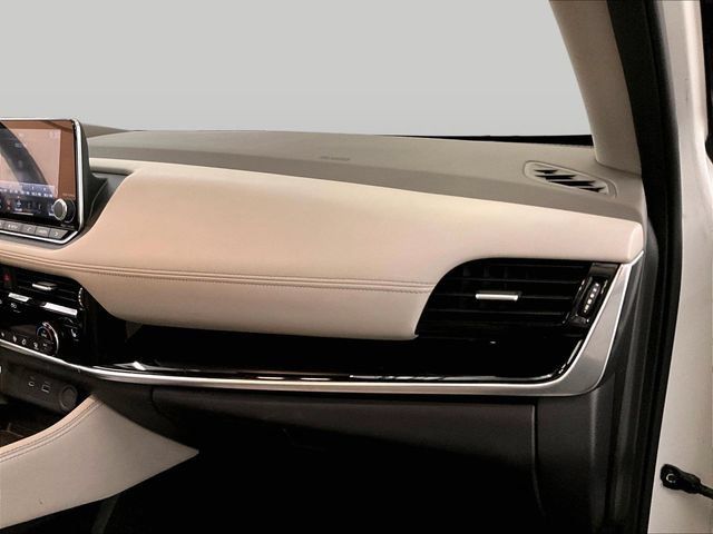 Used 2022 Nissan Rogue SL FWD image 16