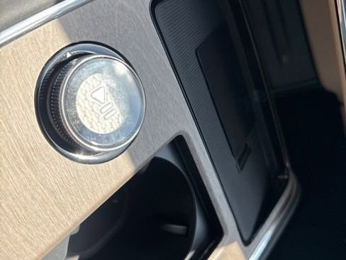 New 2025 Volvo EX90 Plus image 28