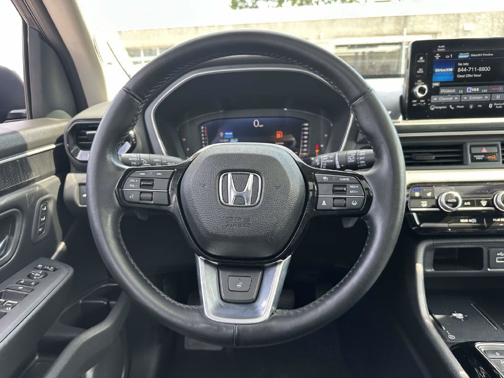 Used 2023 Honda Pilot Elite image 12