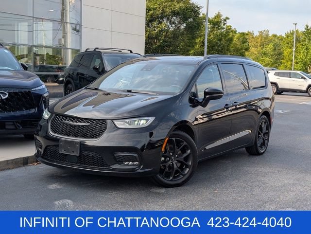 Used 2025 Chrysler Pacifica Limited FWD image 1