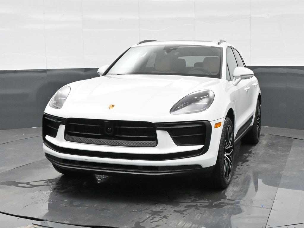 Certified 2026 Porsche Macan AWD/4WD image 12
