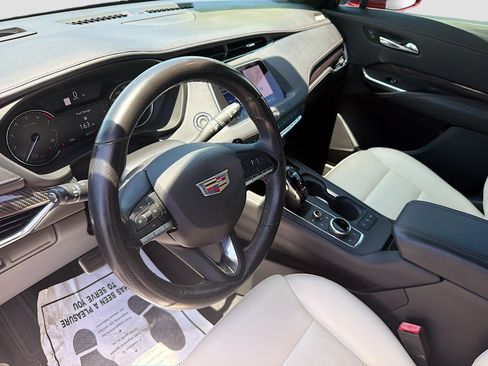 Used 2020 Cadillac XT4 Sport w/ Driver Awareness Package FWD image 9
