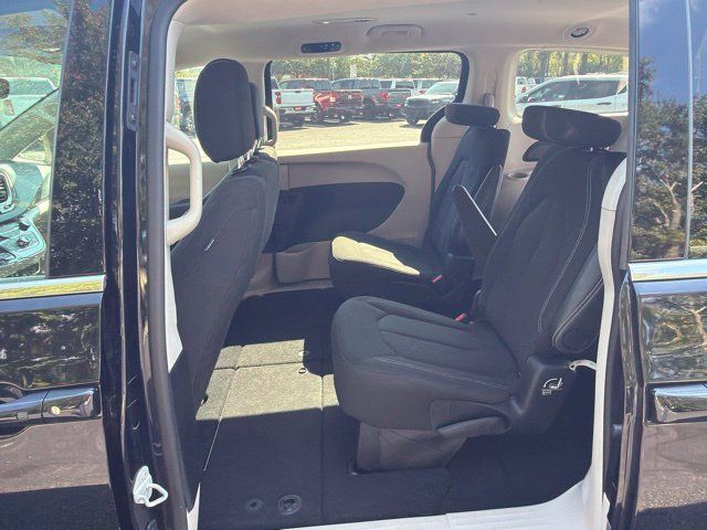 Used 2024 Chrysler Voyager LX FWD image 15