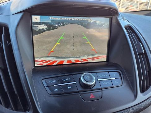 Used 2019 Ford Escape SE image 5