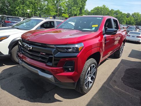 Used 2024 Chevrolet Colorado Z71 w/ Z71 Convenience Package 2 AWD/4WD image 9