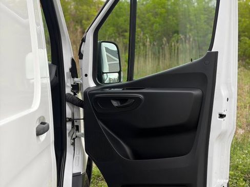 Used 2021 Mercedes-Benz Sprinter 2500 w/ Driver Convenience Package image 20