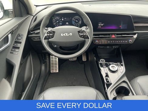 Used 2024 Kia Niro Wave FWD image 12