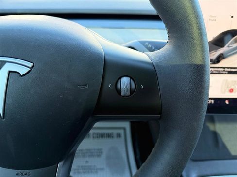 Used 2023 Tesla Model 3 Performance image 31