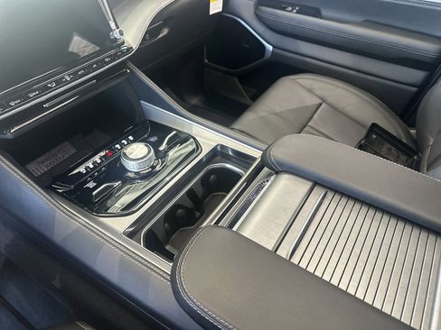 New 2026 Jeep Grand Wagoneer L Limited AWD/4WD image 38