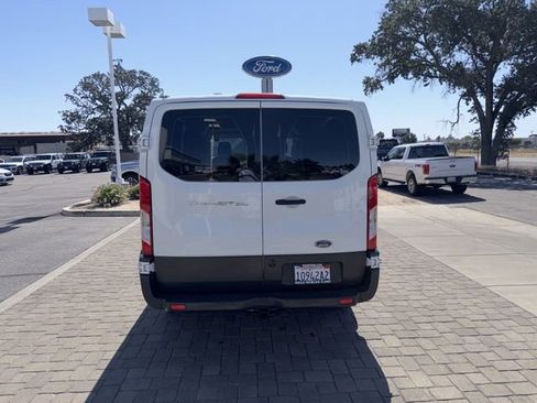 Used 2016 Ford Transit 250 130 Low Roof RWD image 4