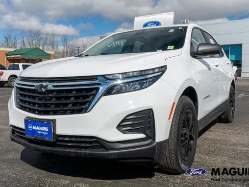 Used 2024 Chevrolet Equinox LS w/ LS Convenience Package FWD image 2