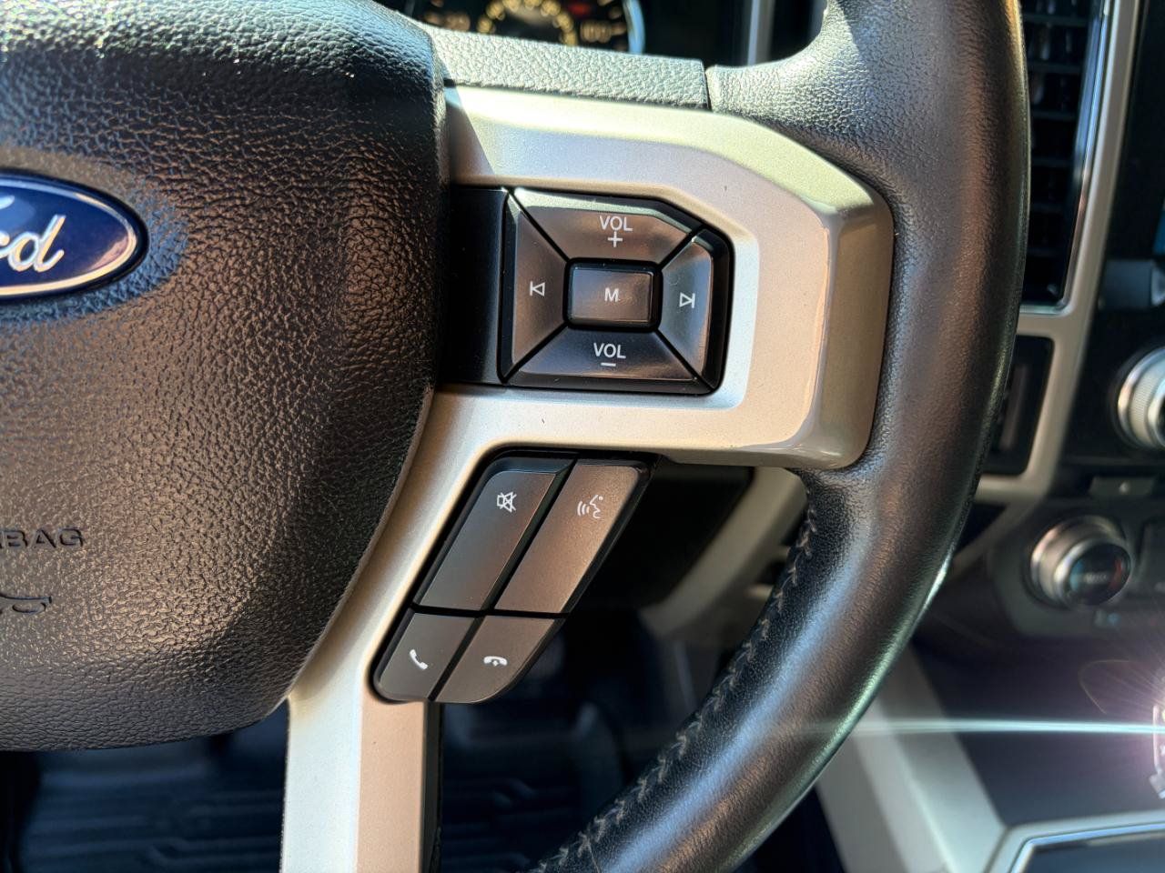 Used 2018 Ford F150 Lariat w/ Equipment Group 502A Luxury AWD/4WD image 19
