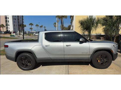 Used 2023 Rivian R1T Adventure AWD/4WD image 3