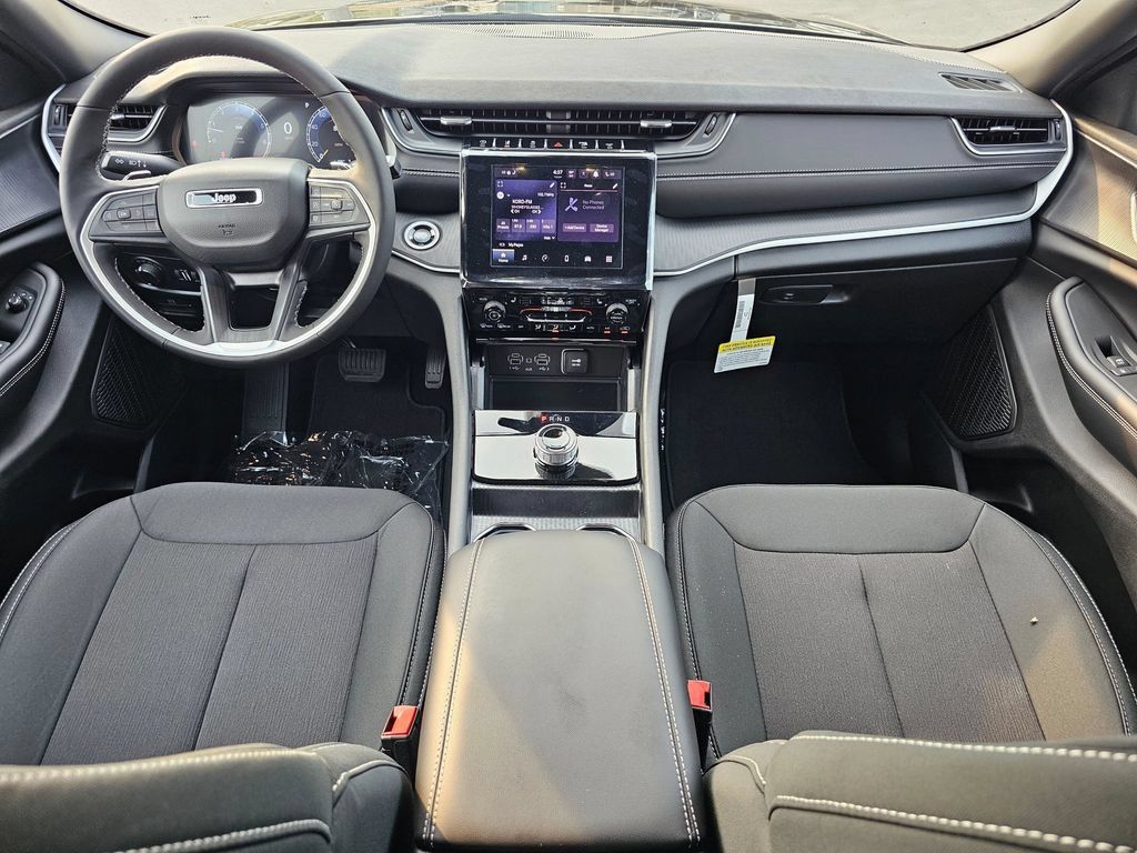 New 2025 Jeep Grand Cherokee Laredo X w/ Luxury Tech Group I AWD/4WD image 10