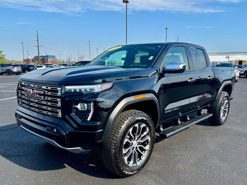 Used 2025 GMC Canyon Denali AWD/4WD image 3
