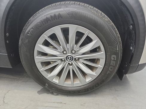 Used 2024 MAZDA CX-90 3.3 Turbo w/ Preferred Plus AWD/4WD image 9