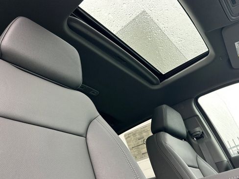 New 2026 GMC Sierra 1500 SLT image 14