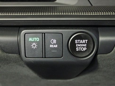 Used 2025 Porsche 911 Carrera GTS image 21