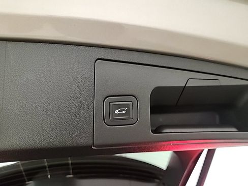 Used 2025 Cadillac XT4 Sport AWD/4WD image 24