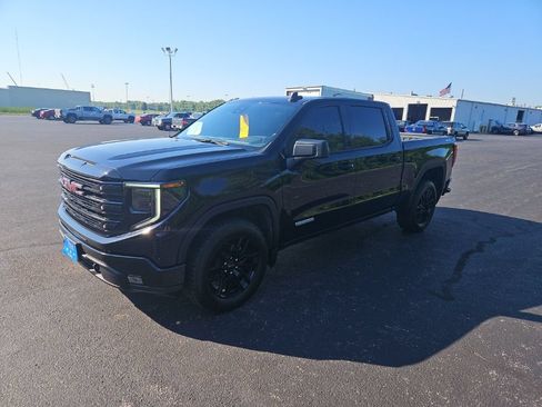 Used 2024 GMC Sierra 1500 Elevation AWD/4WD image 3