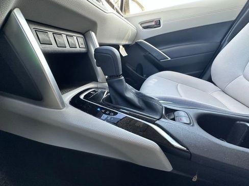 Used 2023 Toyota Corolla Cross L image 15