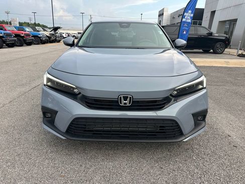 Used 2024 Honda Civic Touring image 2