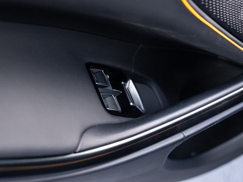 Used 2023 McLaren Artura RWD image 44
