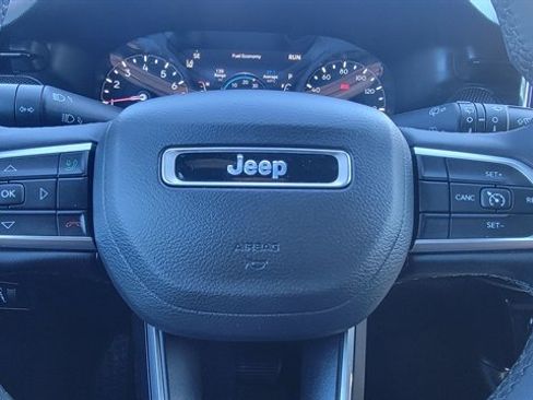 Used 2024 Jeep Compass Latitude w/ Convenience Group AWD/4WD image 24