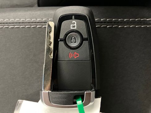 New 2025 Ford Bronco 4-Door image 32