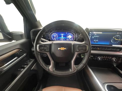 Used 2025 Chevrolet Silverado 2500 High Country w/ Technology Package image 14