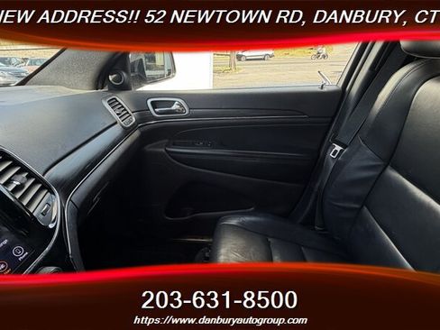 Used 2019 Jeep Grand Cherokee Limited AWD/4WD image 12