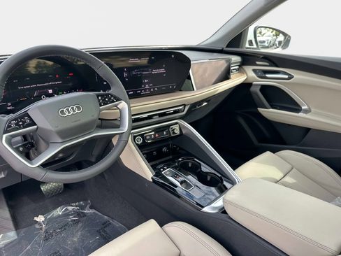 New 2025 Audi Q5 Prestige image 16
