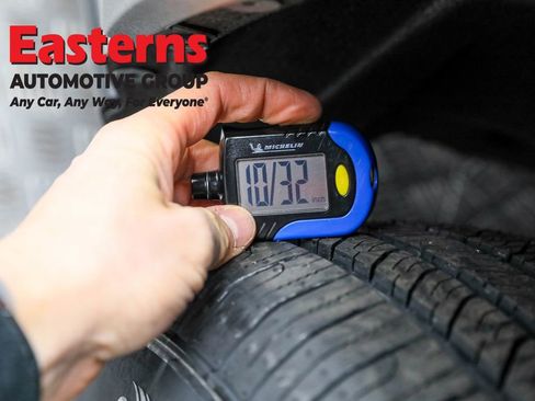 Used 2021 Toyota RAV4 LE image 27