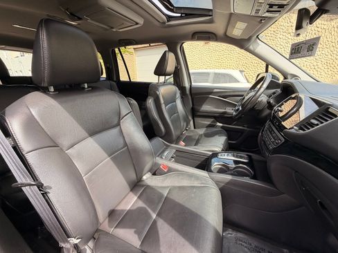 Used 2019 Honda Pilot Touring image 27