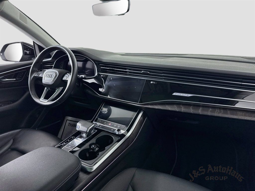 Used 2022 Audi Q8 Premium Plus w/ Premium Plus Package AWD/4WD image 31