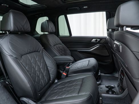 New 2026 BMW X7 xDrive40i w/ Executive Package image 24