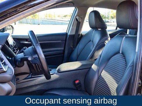 Used 2024 Toyota Camry SE image 10