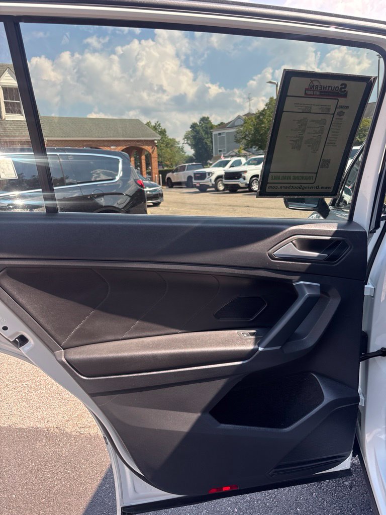 Used 2020 Volkswagen Tiguan SEL Premium R-Line w/ 3rd Row Seat Package AWD/4WD image 22