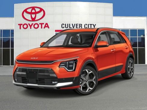 Used 2023 Kia Niro SX Touring image 1