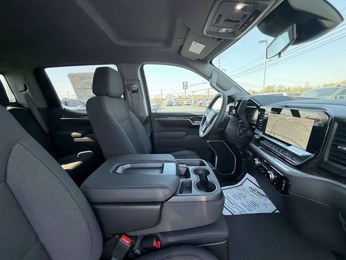 New 2026 GMC Sierra 1500 SLE w/ Preferred Package AWD/4WD image 15